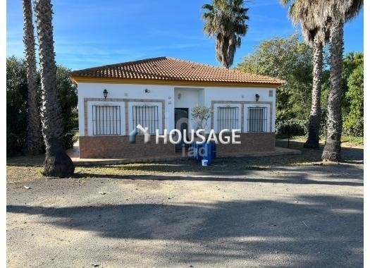 Villa a la venta en la calle Betis 36, Cartaya