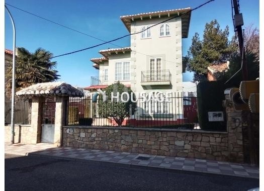 Villa a la venta en la calle Astorga 68, La Bañeza