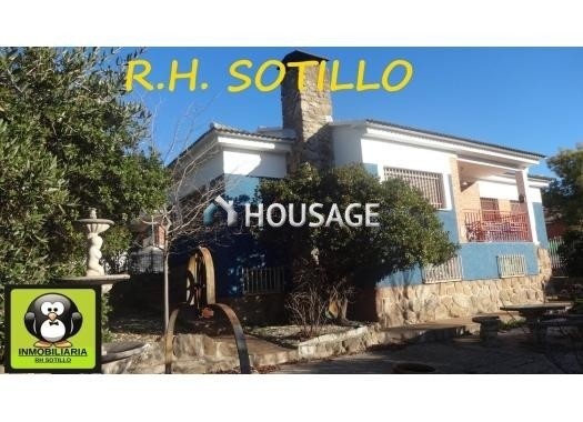 Villa a la venta en la calle Urbanización El Gorgocil 17, Santa María del Tiétar