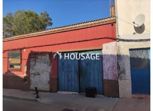 Casa a la venta en la calle Ronda Del Molino 18, Linares