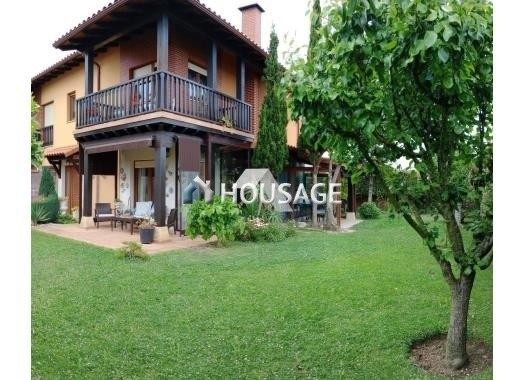 Villa a la venta en la calle Mies De Ampudia 757, Bareyo