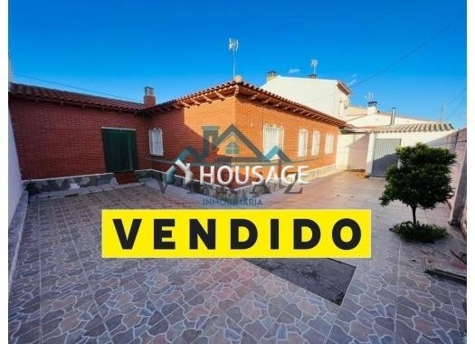 Villa a la venta en la calle Alonso Herrera 21, Velada