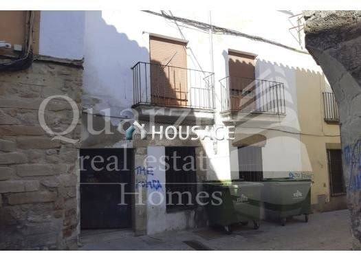 Casa a la venta en la calle García De Paredes 4, Trujillo