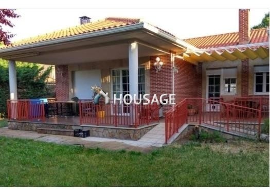 Casa a la venta en la calle Juncal 9, Villamayor