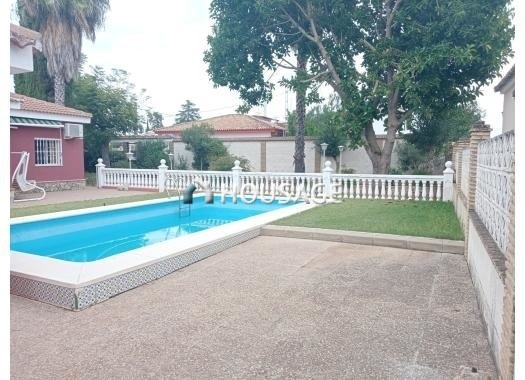 Villa a la venta en la calle Urbanización Huerta Grande 1, Espartinas