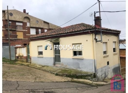 Casa a la venta en la calle Luna 5, Valverde de la Virgen