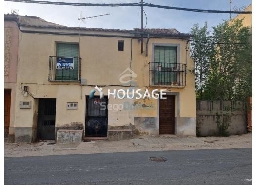 Casa a la venta en la calle De Segovia 34, Segovia