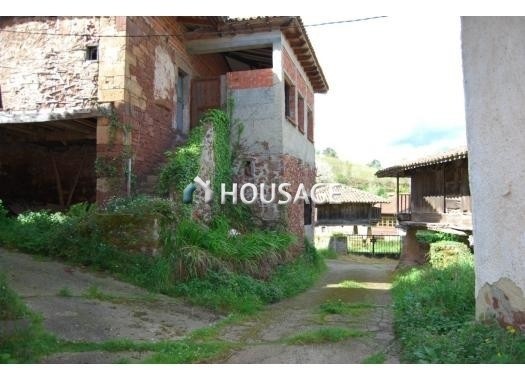 Casa a la venta en la calle Barrio De San Miguel 108, Villaviciosa