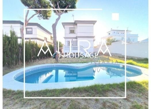 Villa a la venta en la calle Moratín 67, Cartaya