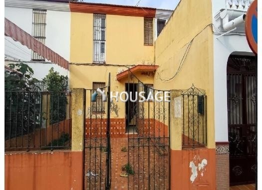 Casa a la venta en la calle Almería 30, Pilas