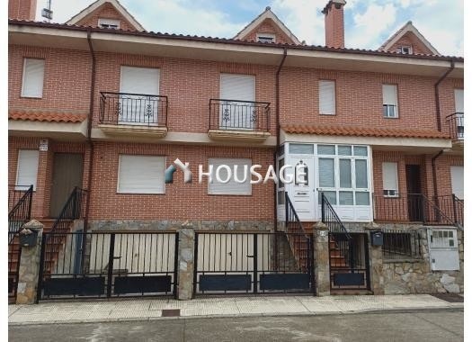 Villa a la venta en la calle Cl D Pedro Oculista (Bañeza) 61, La Bañeza