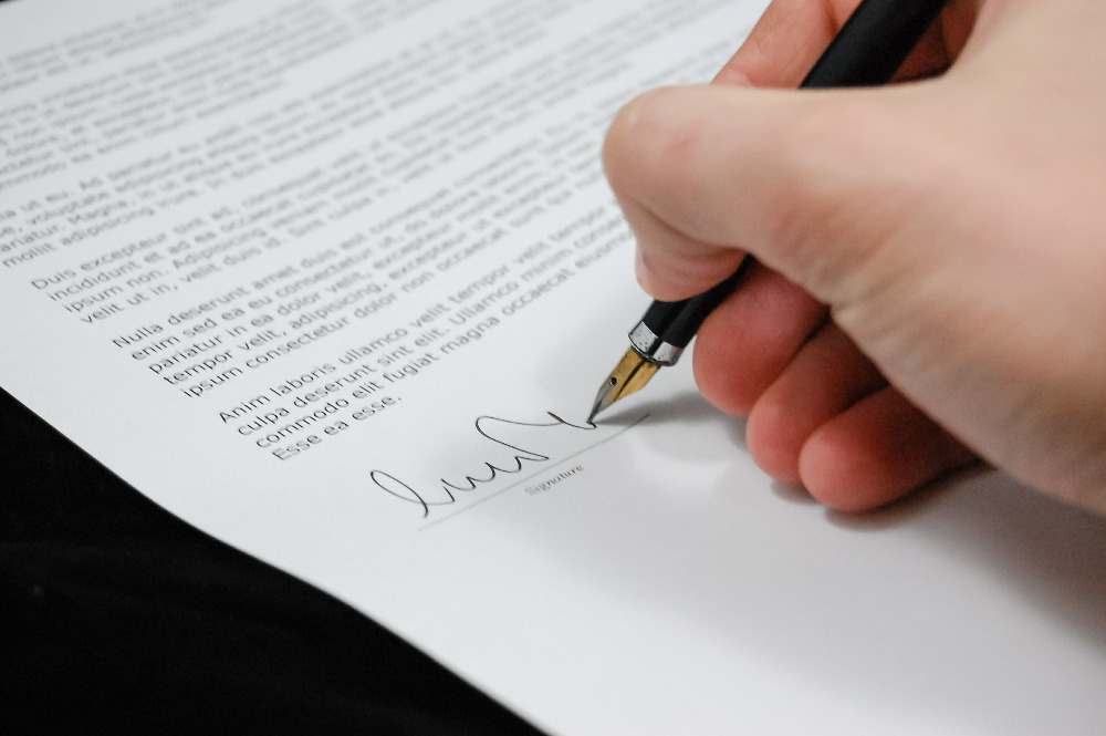 firma contrato compraventa vivienda