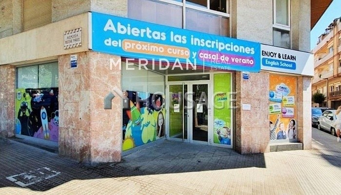 Local en venta en Esplugas de Llobregat, 164 m²