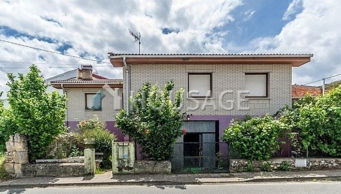 Casa a la venta en la calle C/ San Lorenzo, Villarcayo de Merindad de Castilla la Vieja