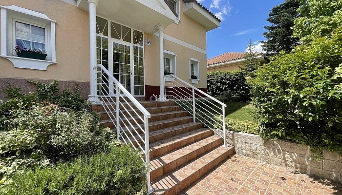 Villa en venta en El Casar, 198 m²