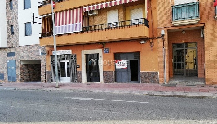 Local en venta en Linares, 119 m²