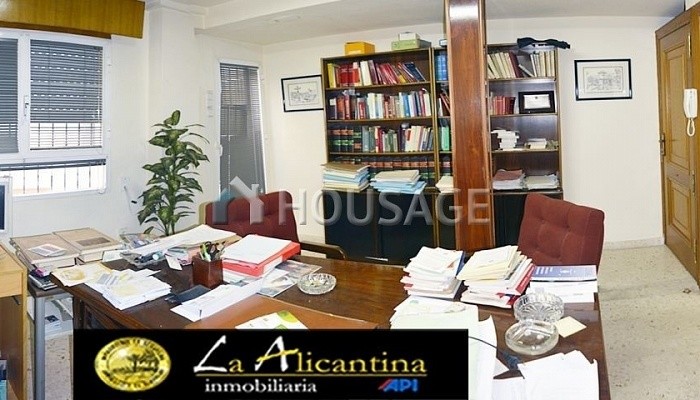 Oficina de 3 habitaciones en alquiler en Alicante, 55 m²