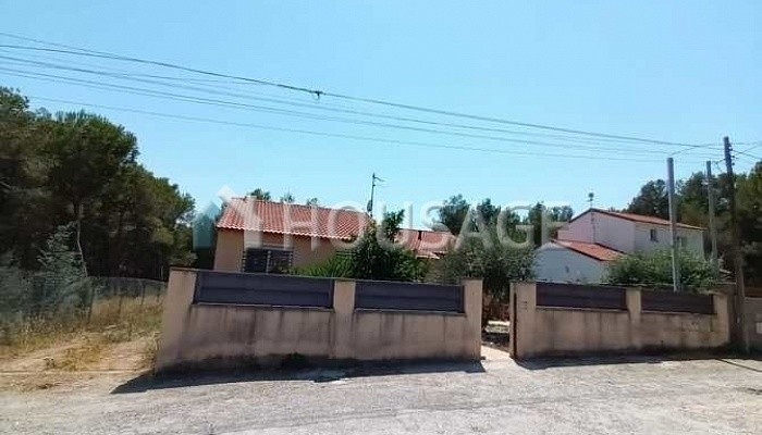 Villa a la venta en la calle C/ Sabadell - Urb. Mas de Plata -, Cabra del Campo
