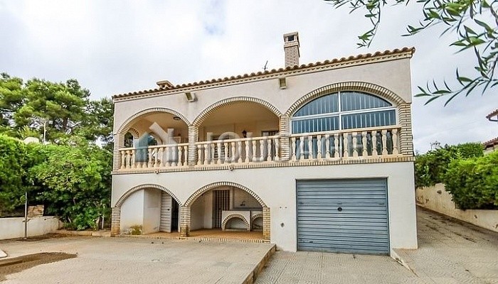 Villa a la venta en la calle C/ Ausias March, El Vendrell