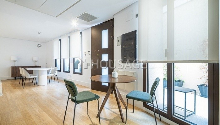 Piso de 2 habitaciones en venta en Madrid, 210 m²
