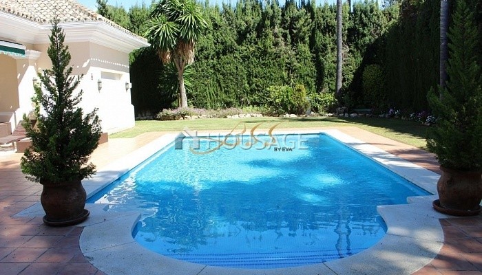 Villa de 5 habitaciones en alquiler en Marbella, 350 m²
