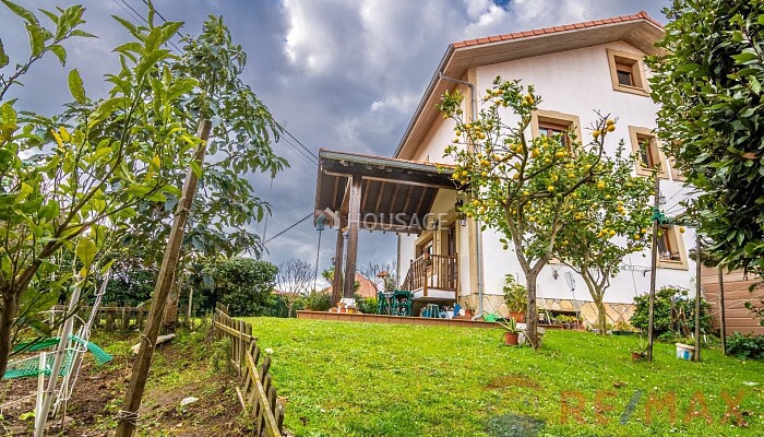 Casa en venta en Santa Cruz de Bezana, 350 m²