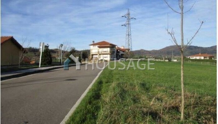 Urban Land Residential for sale for 174.720€ with 4.239m2 on sitio de la llama street. Penagos