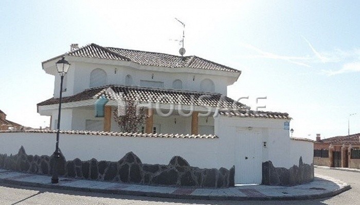 Villa a la venta en la calle C/ Geranio, Villa Del Prado