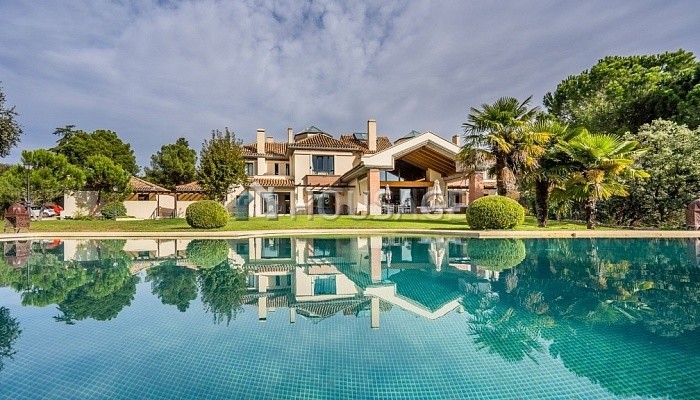 Villa a la venta en la calle Paseo Marquesa Viuda De Aldama 7, Alcobendas