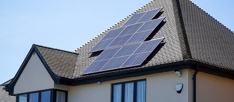 Leyes y regulaciones sobre los paneles solares 