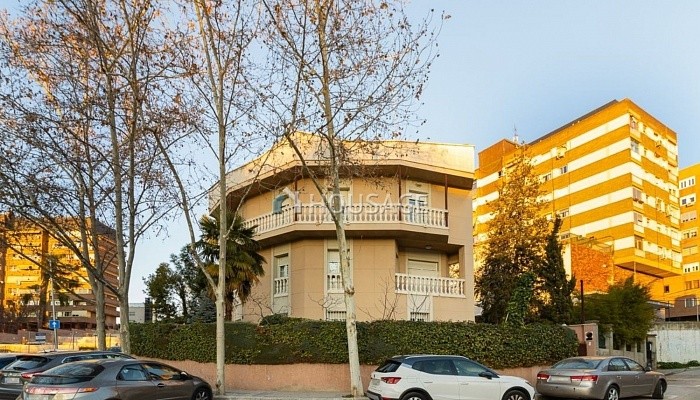 Villa en venta en Madrid, 318 m²