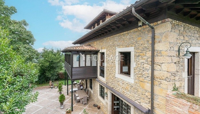Villa en venta en Oviedo, 620 m²