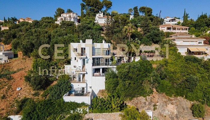 Villa en venta en Marbella, 1.072 m²