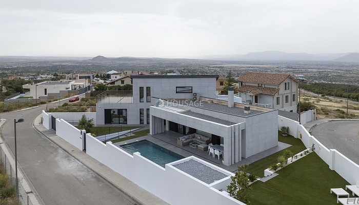 Villa en venta en La Zubia, 373 m²