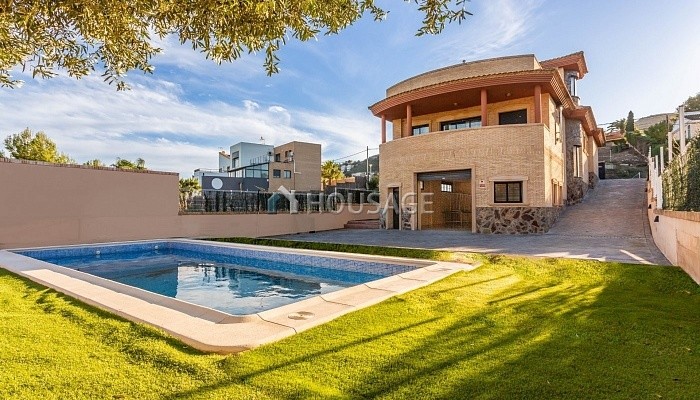 Villa en venta en Chiva, 411 m²