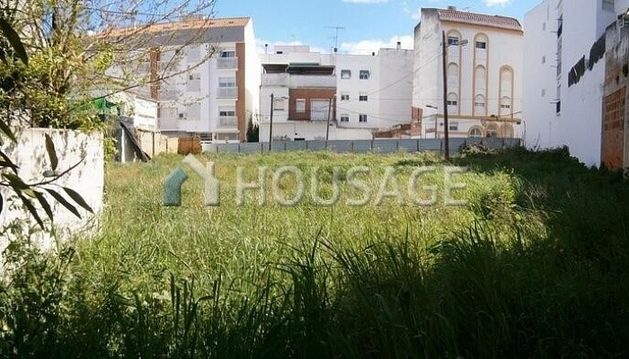 585m2-residential Land for Development for sale in fdo sanchez sampedro street. Badajoz for 275.998€