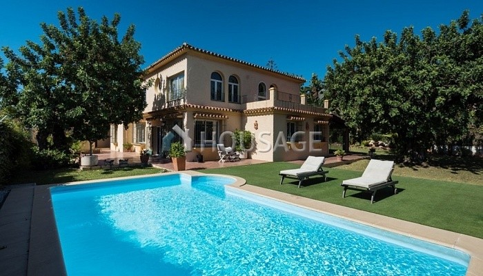 Villa a la venta en la calle Ar Camino Viejo Istan 8, Marbella