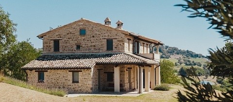 Convertir una casa de piedra antigua en una vivienda moderna