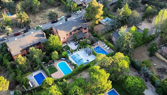 Villa en venta en Torrelodones, 425 m²