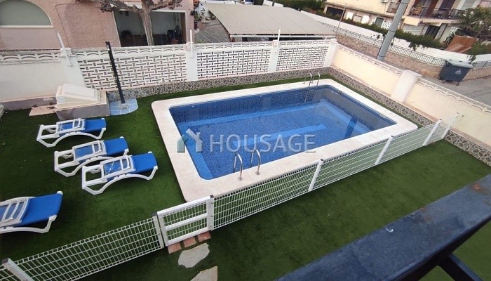 Casa de 5 habitaciones en venta en Benicasim, 300 m²