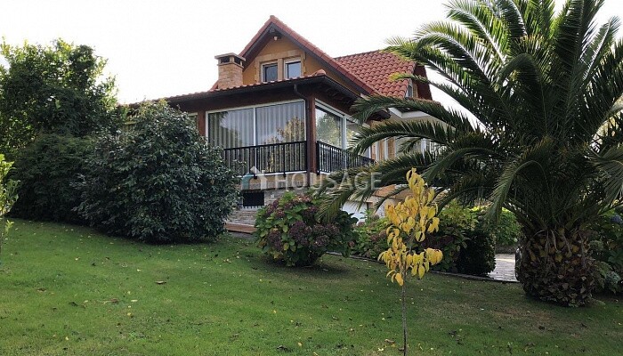 Villa en venta en Castañeda, 330 m²