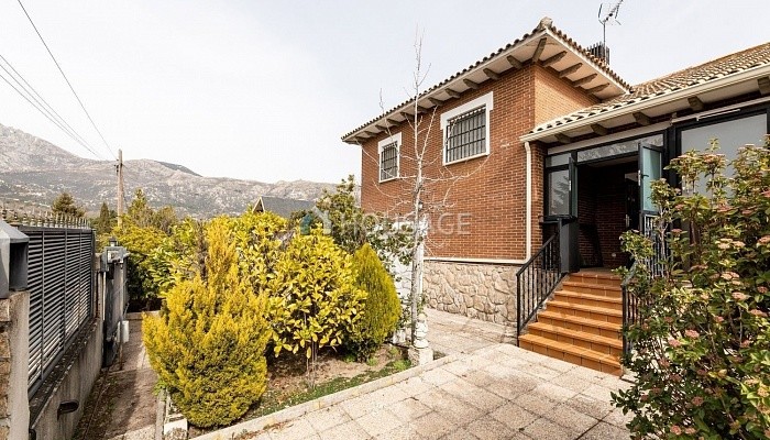 Villa en venta en Manzanares el Real, 235 m²