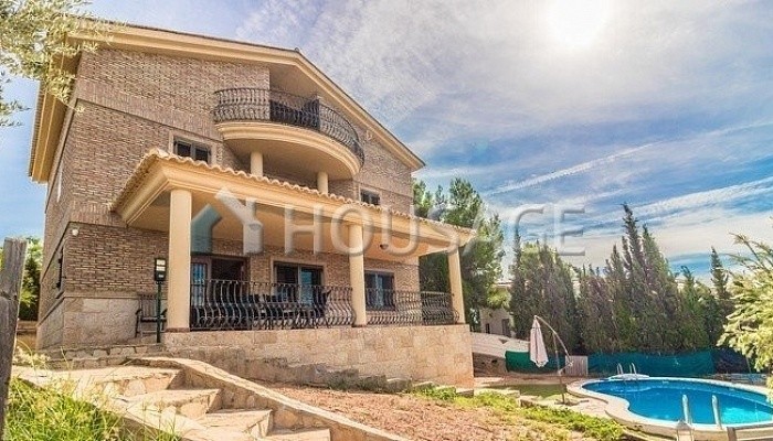 Villa a la venta en la calle Urb. Los Lagos, Alfarp