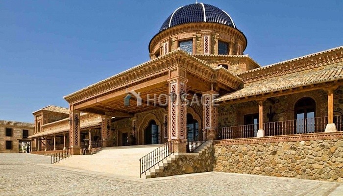 Villa de 15 habitaciones en venta en Fuenlabrada, 6300 m²