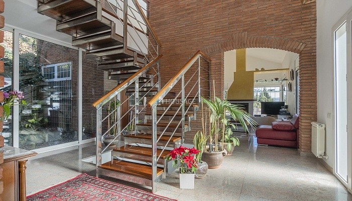 Villa en venta en Santa Coloma de Cervelló, 458 m²
