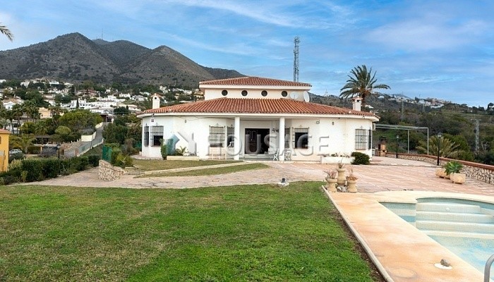 Villa a la venta en la calle Topacio 2, Benalmádena