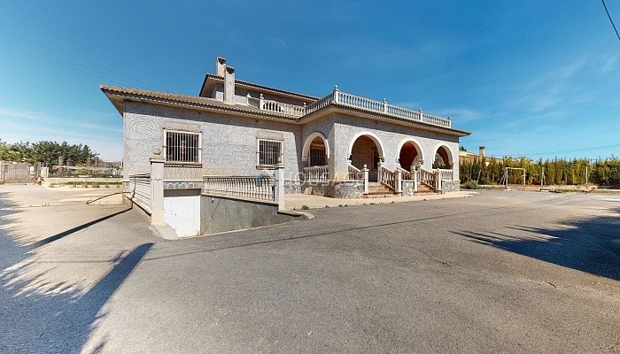 Villa en venta en Crevillente, 365 m²