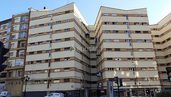 Piso de 3 habitaciones en venta en Oviedo, 55 m²