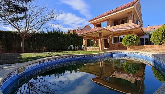 Villa en venta en Zaragoza, 496 m²