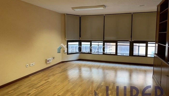 Oficina de 3 habitaciones en alquiler en Alicante, 115 m²